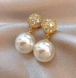 XE069 - Gold Droplet Pearl Earrings