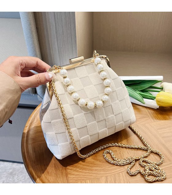 CL1109 - White Pearl Handbag
