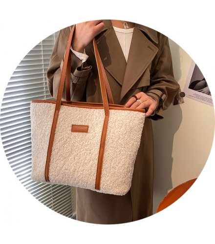 CL847 - Wool Textured Tote Bag