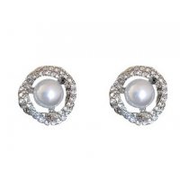 E1337 - Circle Pearl Flashing Diamond Earrings