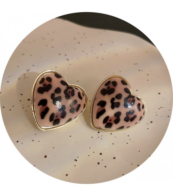 E1347 - Leopard Print Heart Earrings