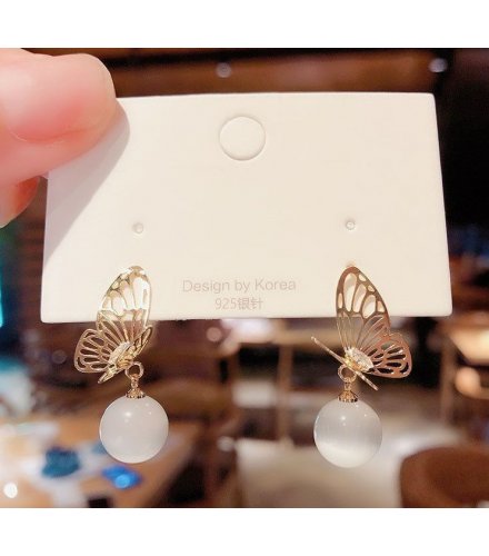 E1439 - Korean Butterfly Pearl Earrings