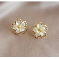 E1479 - Elegant Flower Earrings