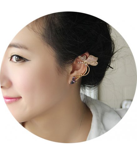 E889 - Butterfly ear pierced ear clip