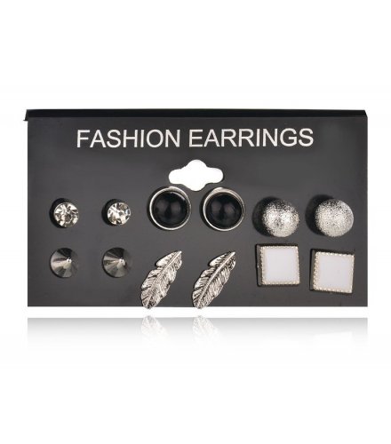 E924 - Korean pearl set earrings