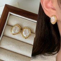 XE064 - Pearl Shell Earrings