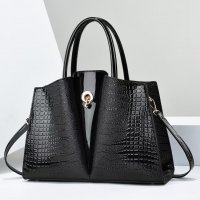 H1782 - Luxury Black Handbag
