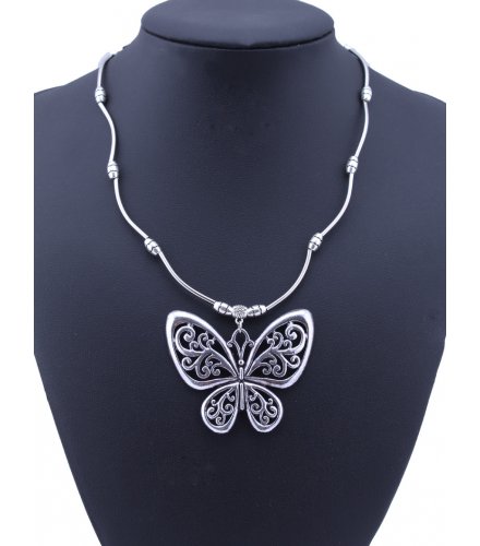 N1903 - Hollow butterfly pendant necklace
