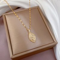 N2531 - Golden Leaf Necklace