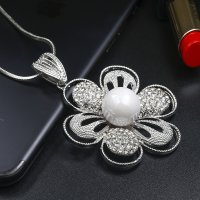 N2537 - Pearl Flower Necklace